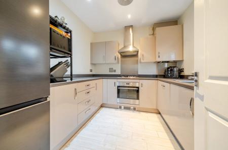 1386349-25-694283...