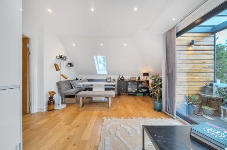 1388161-16-694a4f...