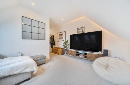 1388161-6-694a4ed...