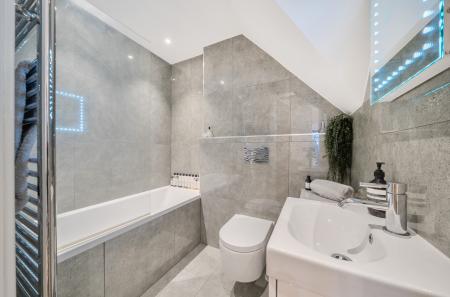 1388161-8-694a4f0...