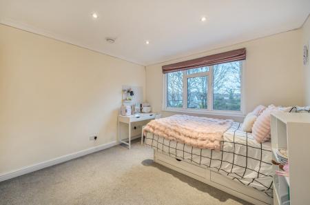 1395656-5-69611eb...