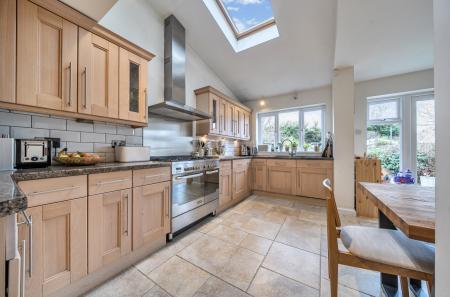 1399985-7-6969868...