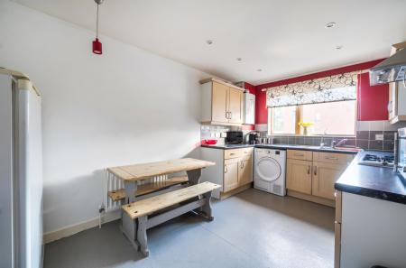 1399946-18-696f52...