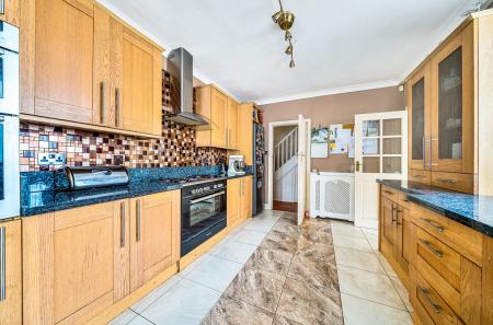 1405202-8-69790ee...