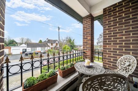 1407657-9-6980c8b...