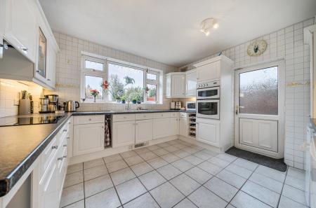 1407657-1-6980c85...