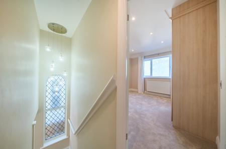 1418417-4-699f1fa...