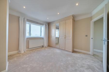 1418417-6-699f1fe...