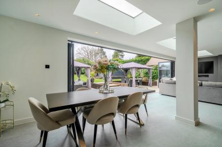 1425602-19-69b941...