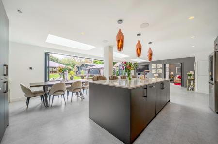 1425602-21-69b941...