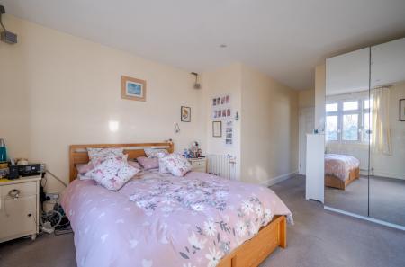 1420372-5-69a70b4...