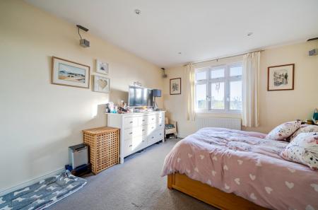 1420372-6-69a70b6...