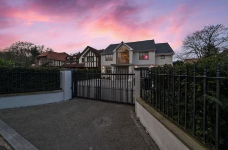 1424583-3-69a9cee...