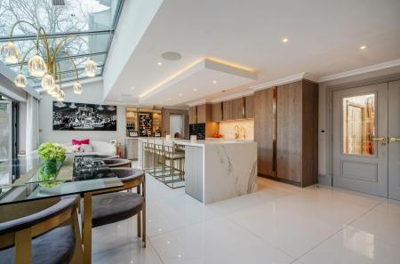 1415566-8-69a9e86...