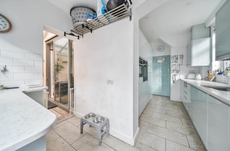 1417358-12-699c92...