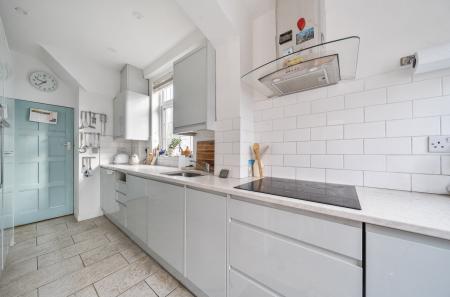 1417358-13-699c92...