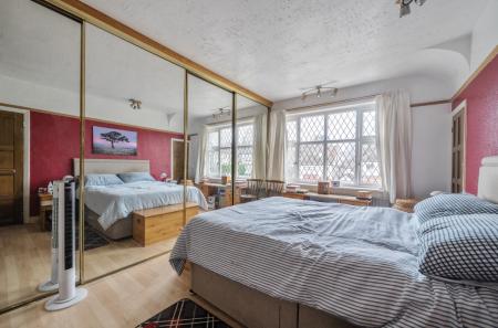 1417358-6-699c926...