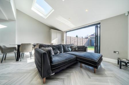 1423687-10-69a990...