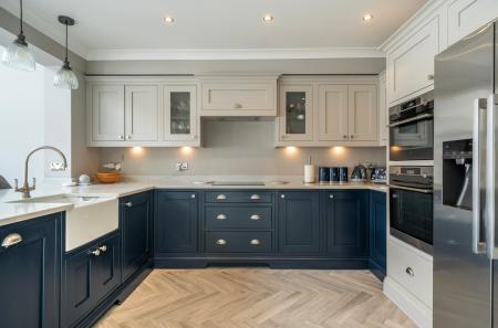 1423687-7-69a9905...