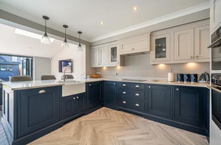 1423687-6-69a9905...