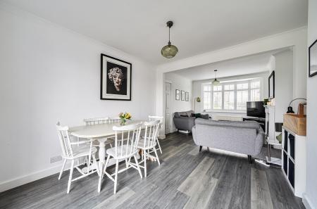 1424140-11-69aeac...