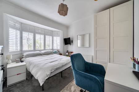 1424140-18-69aead...