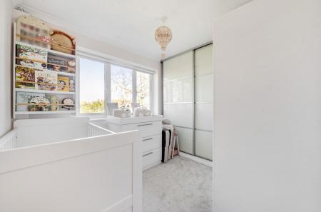 1428974-11-69ba73...