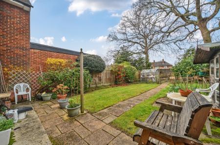 1430388-4-69b7f5e...