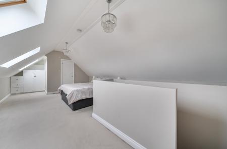 1424177-5-69b407b...