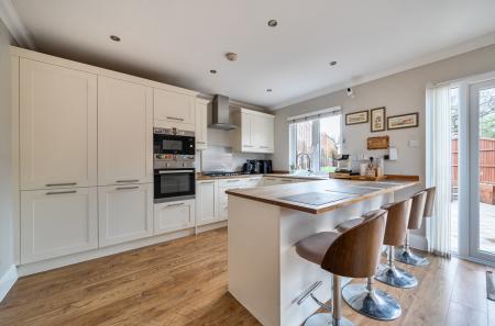 1424177-15-69b409...