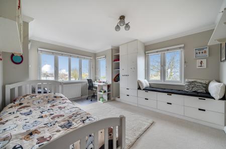 1424177-8-69b4084...