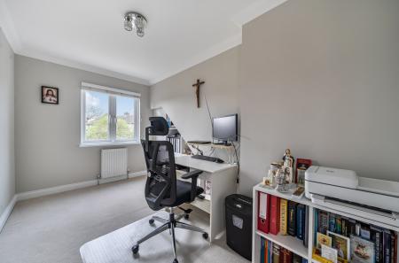 1424177-11-69b408...