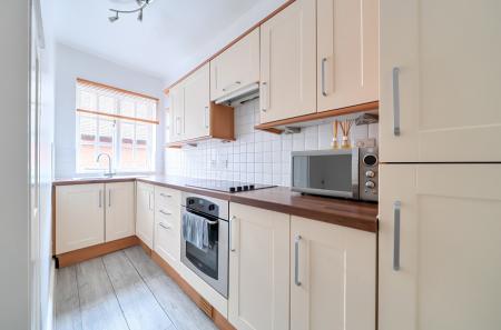 1429242-11-69b815...