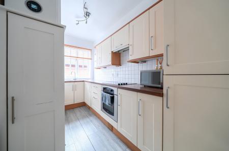 1429242-12-69b815...