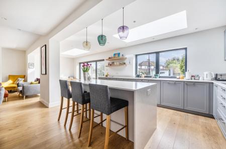 1430423-10-69b443...