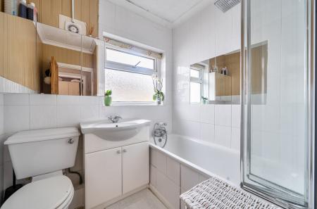 1424771-1-69b2fb1...