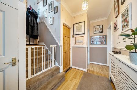 1424771-7-69b2fbb...