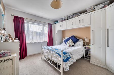 1424771-3-69b2fb4...