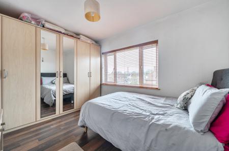 1424771-2-69b2fb2...