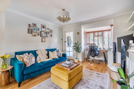 1432375-12-69bbf9...