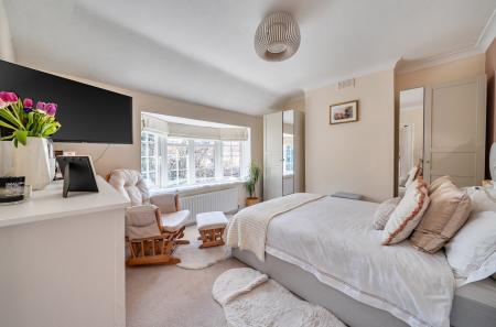 1432375-19-69bbf9...