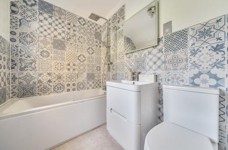 1432375-17-69bbf9...