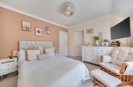 1432375-18-69bbf9...