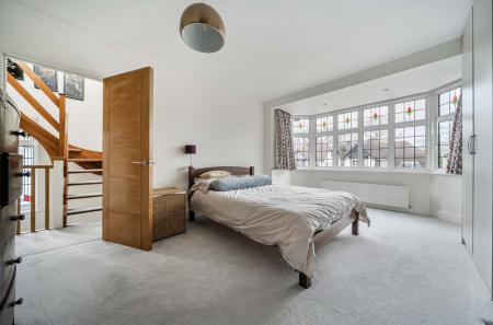 1437887-18-69cd5b...