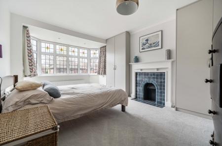 1437887-19-69cd5b...