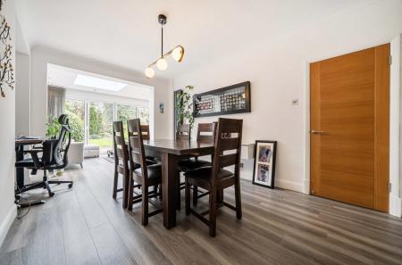 1437887-14-69cd5b...