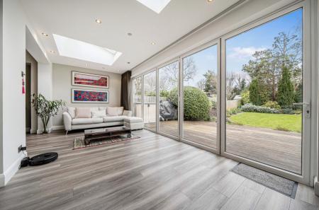 1437887-13-69cd5b...