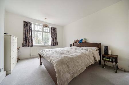 1437887-24-69cd5c...