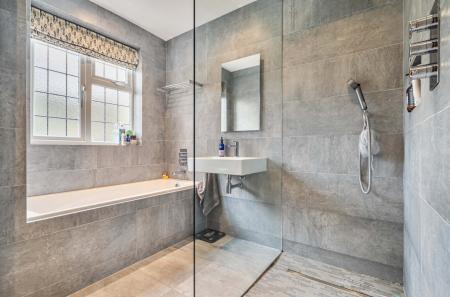 1437887-17-69cd5b...