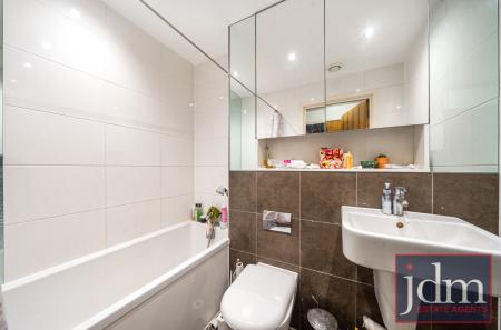 3ecbb0b5-4083-468...